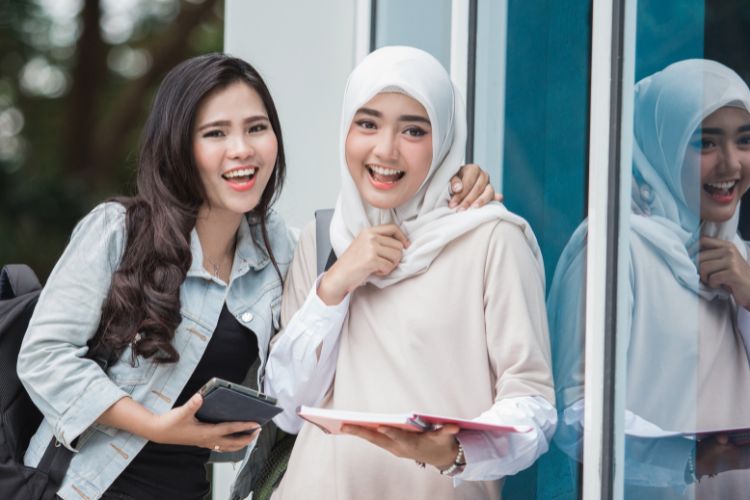 Lana Language Center Opens New Facilities